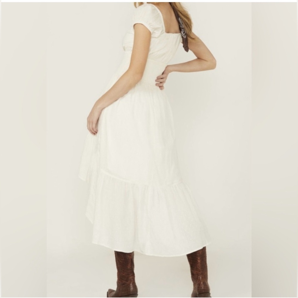 New L SHYANNE Smocked Twist Front Short Sleeve Midi High Low Cotton Cream Dress - Picture 2 of 16